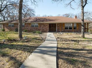 1202 Woodridge Cir, Euless, TX 76040
