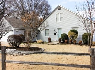 2625 E 55th Pl, Tulsa, OK 74105