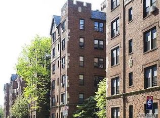 6812 Burns St, Flushing, NY 11375