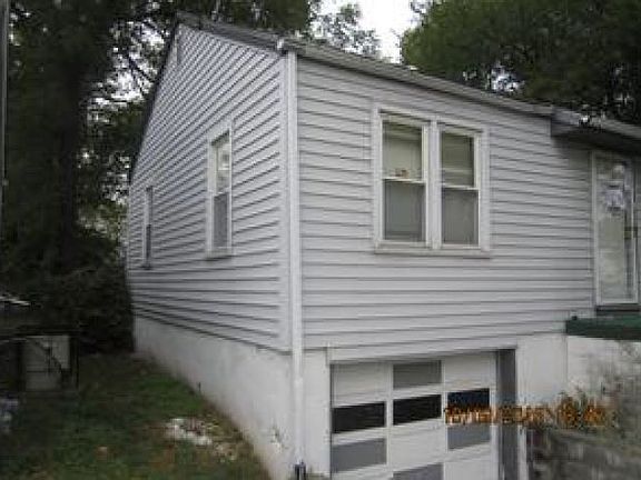 2nd image of 3526 Elmwood Ave