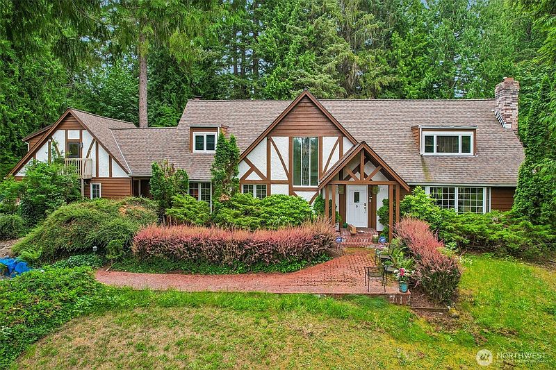 2nd image of 4902 Issaquah Pine Lake Road