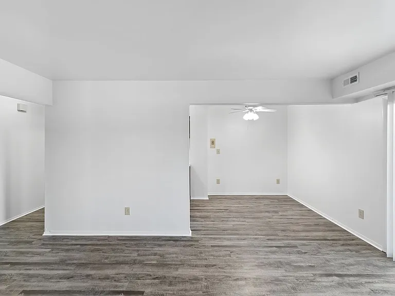 220 Park St — Photo 8