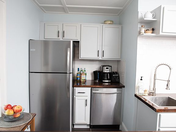 5th image of 3303 Central Ave NE #1
