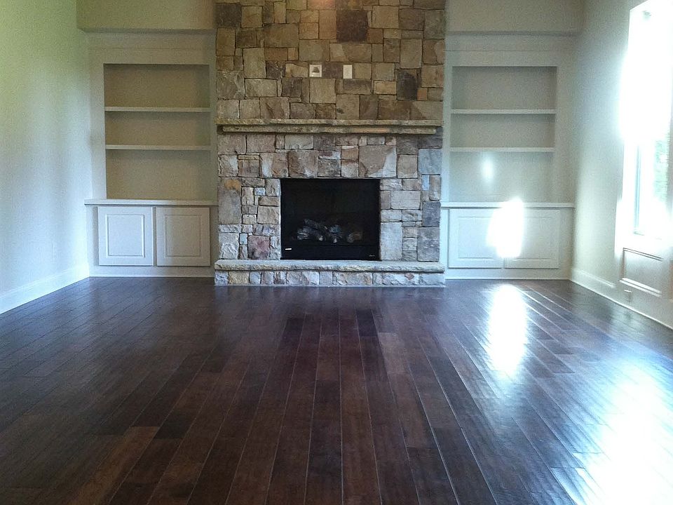 Family room Stacked Stone 