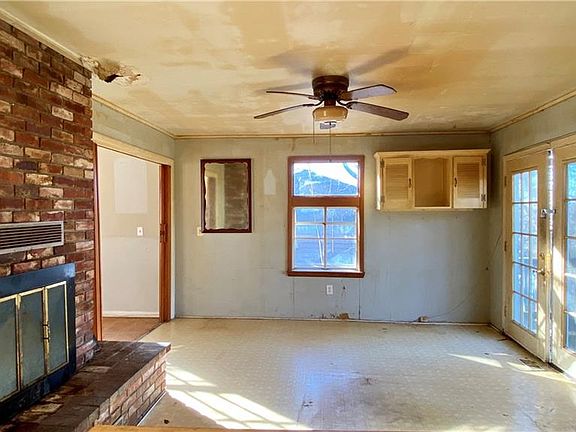 5th image of 724 E Dogwood Ln