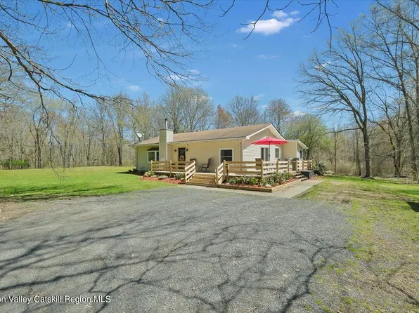17 Lattimer Lane, Wallkill, NY 12589