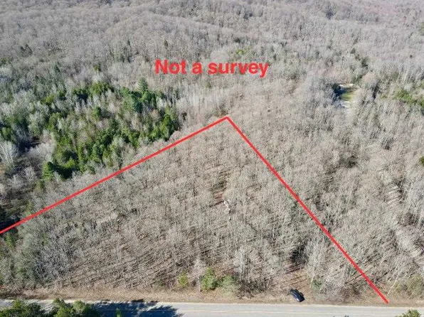 2111 Six Mile Lake Rd, East Jordan, MI 49727