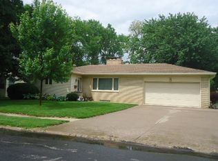 211 12th Ave W, Milan, IL
