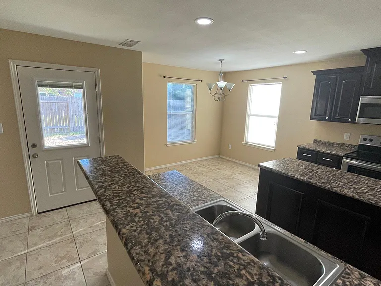 4405 Thunderbird Ave — Photo 21