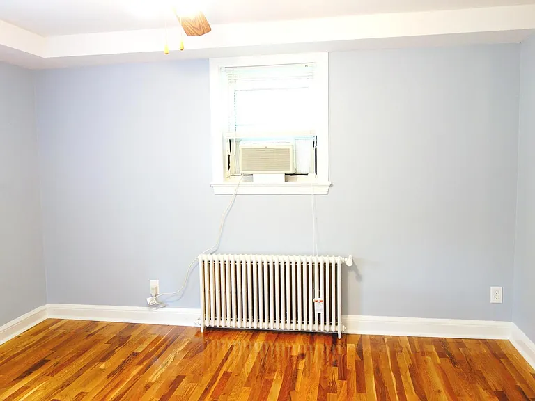 8210 Greenwood Ave — Photo 33