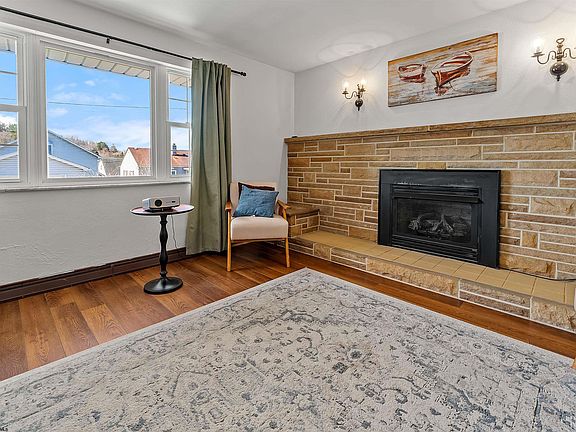 5th image of 102 Lemont Ct