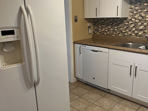 4th image of 215 Owens Ave