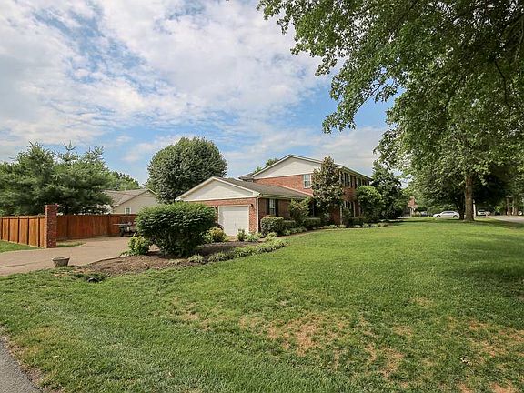 2nd image of 809 Mooreland Dr