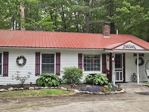 2nd image of 32 Middle Ridge Road