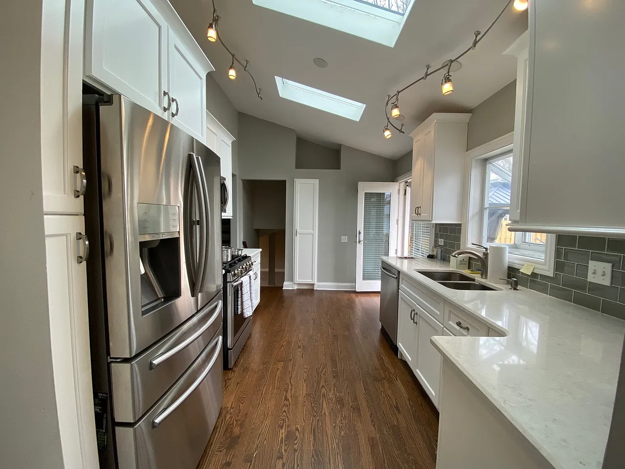 340 Sycamore Dr — Photo 2