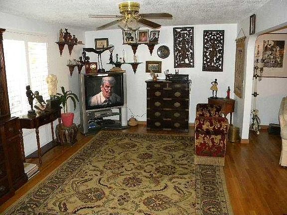 5th image of 6045 Newcastle Ct