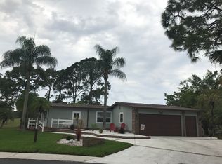 926 Via La Paz, North Fort Myers, FL 33903