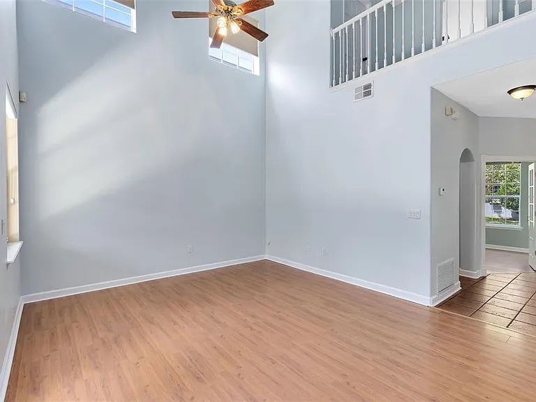3813 Goldenglow Dr — Photo 6