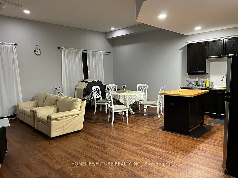 248 Front St N — Photo 11