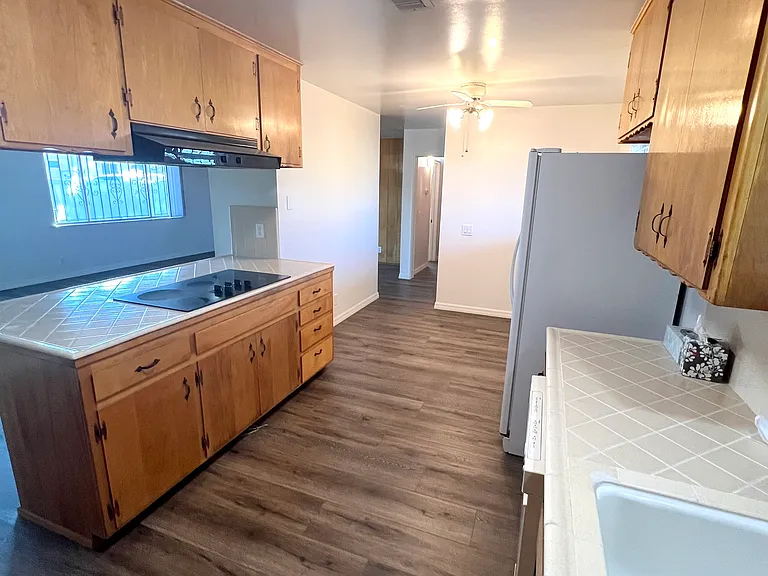 21849 Cottonwood Ave — Photo 12