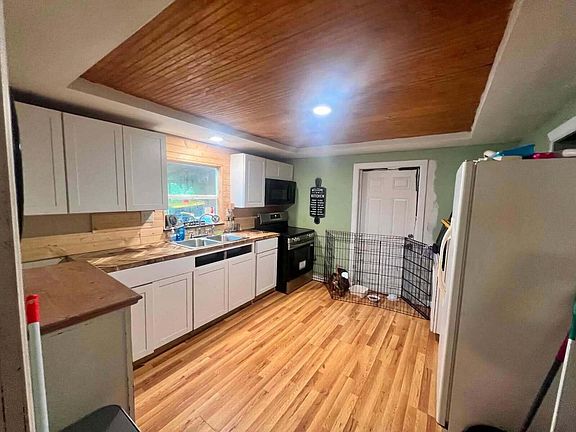3rd image of 527 N 4th St