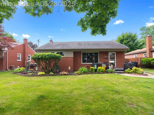 28839 Westfield St, Livonia, MI 48150