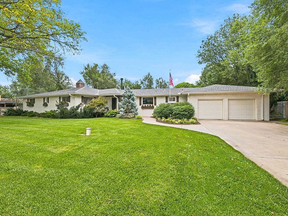 1st image of 9 W Rolling Hills Dr