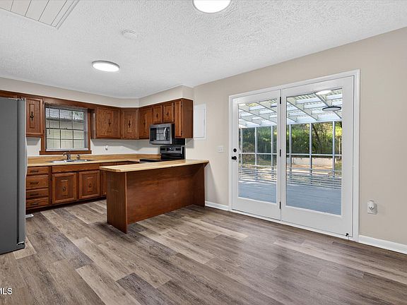 2nd image of 1238 Ruritan Run Rd
