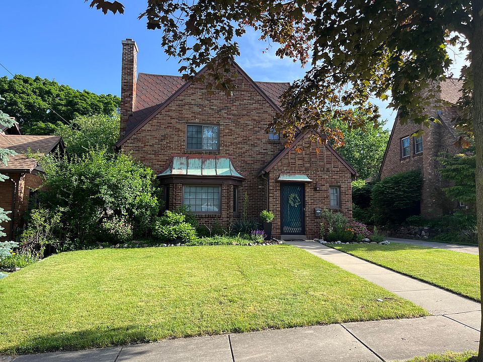 1st image of 63 Woolnough St
