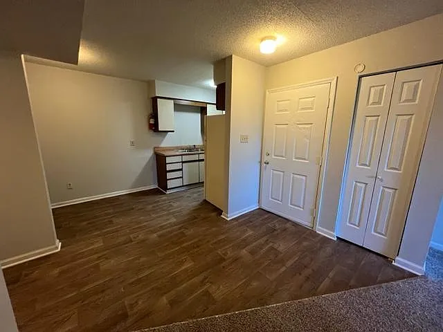 4005 McIntosh St #B — Photo 3