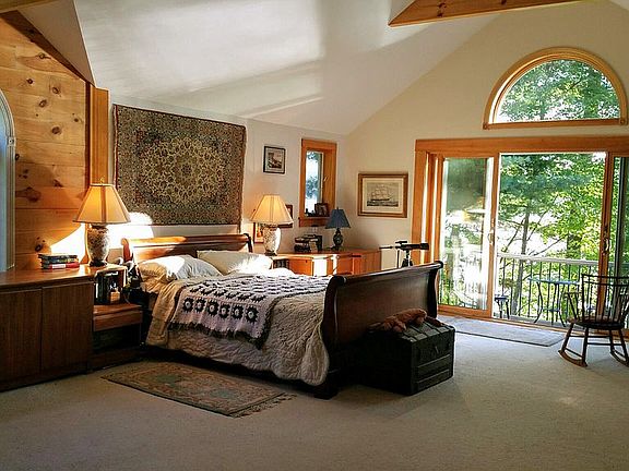 Master Suite, upper level