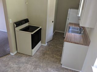 9335 La Grange Rd APT 1, Louisville, KY 40242