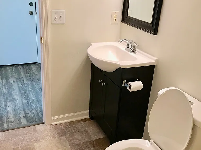 1880 Colony Dr #10B — Photo 4