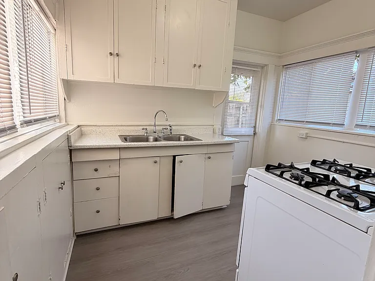 403 W Amerige Ave #2 — Photo 9