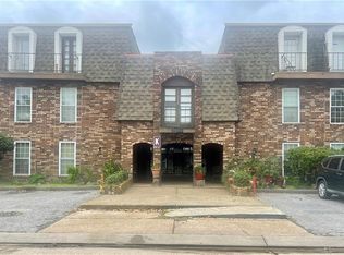 6300 Riverside Dr, Metairie, LA 70003