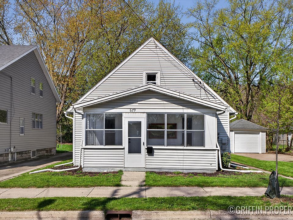 1st image of 679 Garfield Ave NW