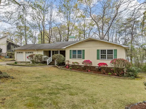 167 Chestnut Lake Dr, Inman, SC 29349