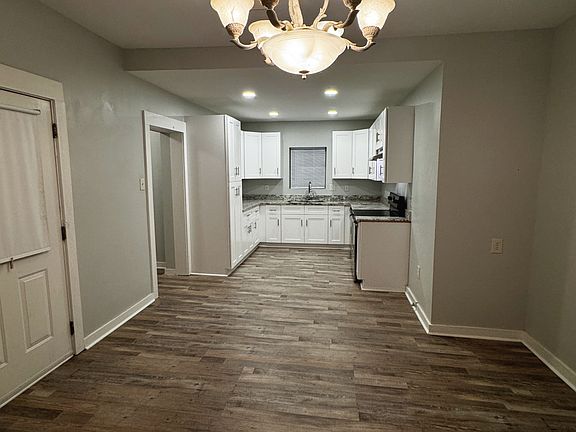 4th image of 220 Sunset Ave