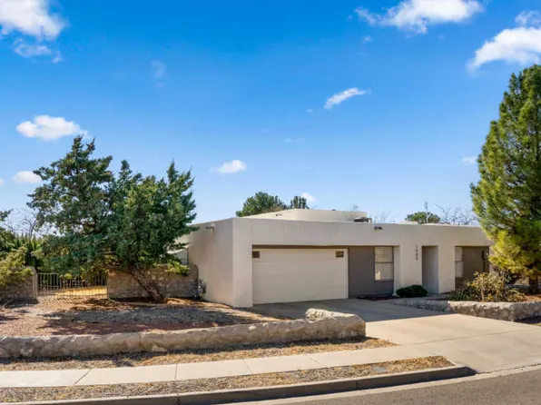 1080 Candeleras St, Las Cruces, NM 88011
