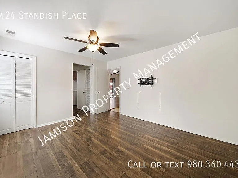 1424 Standish Pl — Photo 23