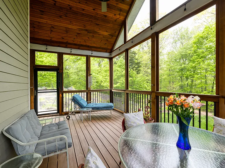 118 Lynn Dr — Photo 12