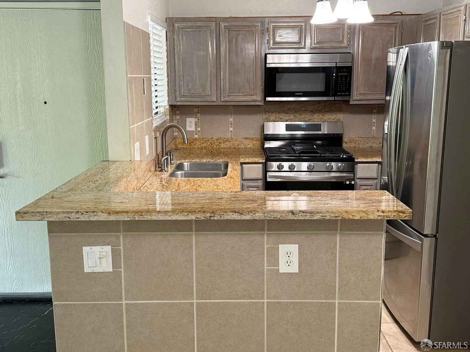 2 bed, 2.0 bath, 990 sqft, $2,850 — Photo 3