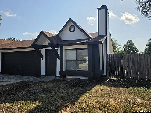 3 bed, 2.0 bath, 984 sqft, $1,250 — Photo 1
