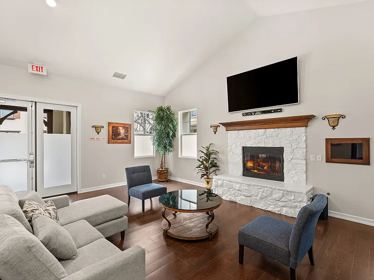 13190 Murano Ave — Photo 32