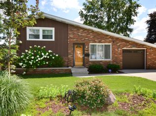 135 Glendale St, Wheeling, IL 60090