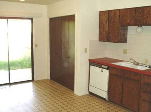 2nd image of 3043 Maryland Pl