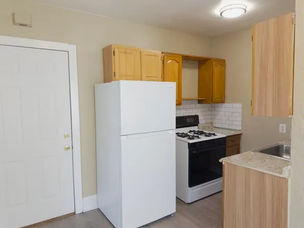25 Oakland Ave APT 2F, Everett, MA 02149
