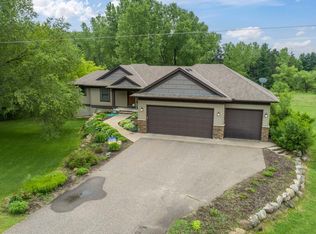 1730 226th Ln NE, East Bethel, MN 55005