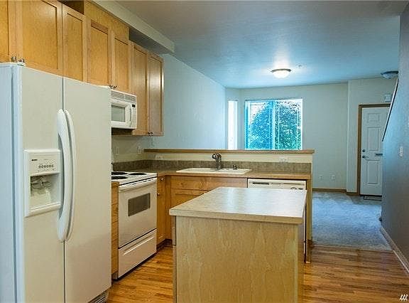5th image of 4401 S 12th St Unit E
