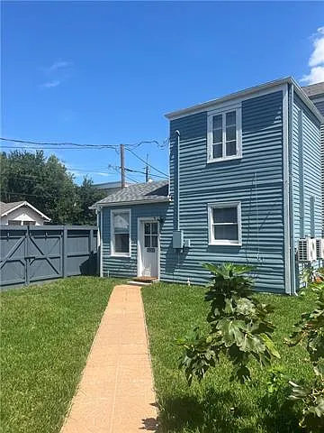 1 bed, 1.0 bath, 400 sqft, $1,750 — Photo 1